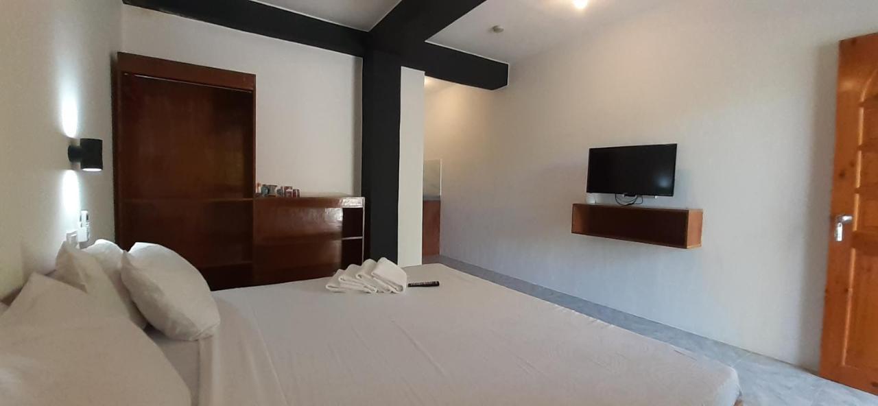 Jalyn'S Resort Sabang Puerto Galera Dış mekan fotoğraf
