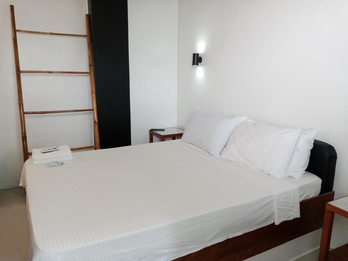 Jalyn'S Resort Sabang Puerto Galera Dış mekan fotoğraf