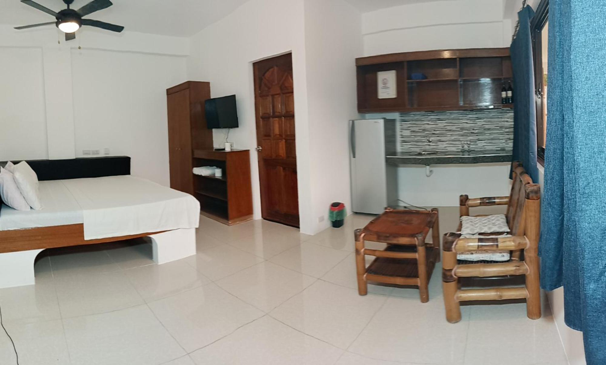 Jalyn'S Resort Sabang Puerto Galera Oda fotoğraf