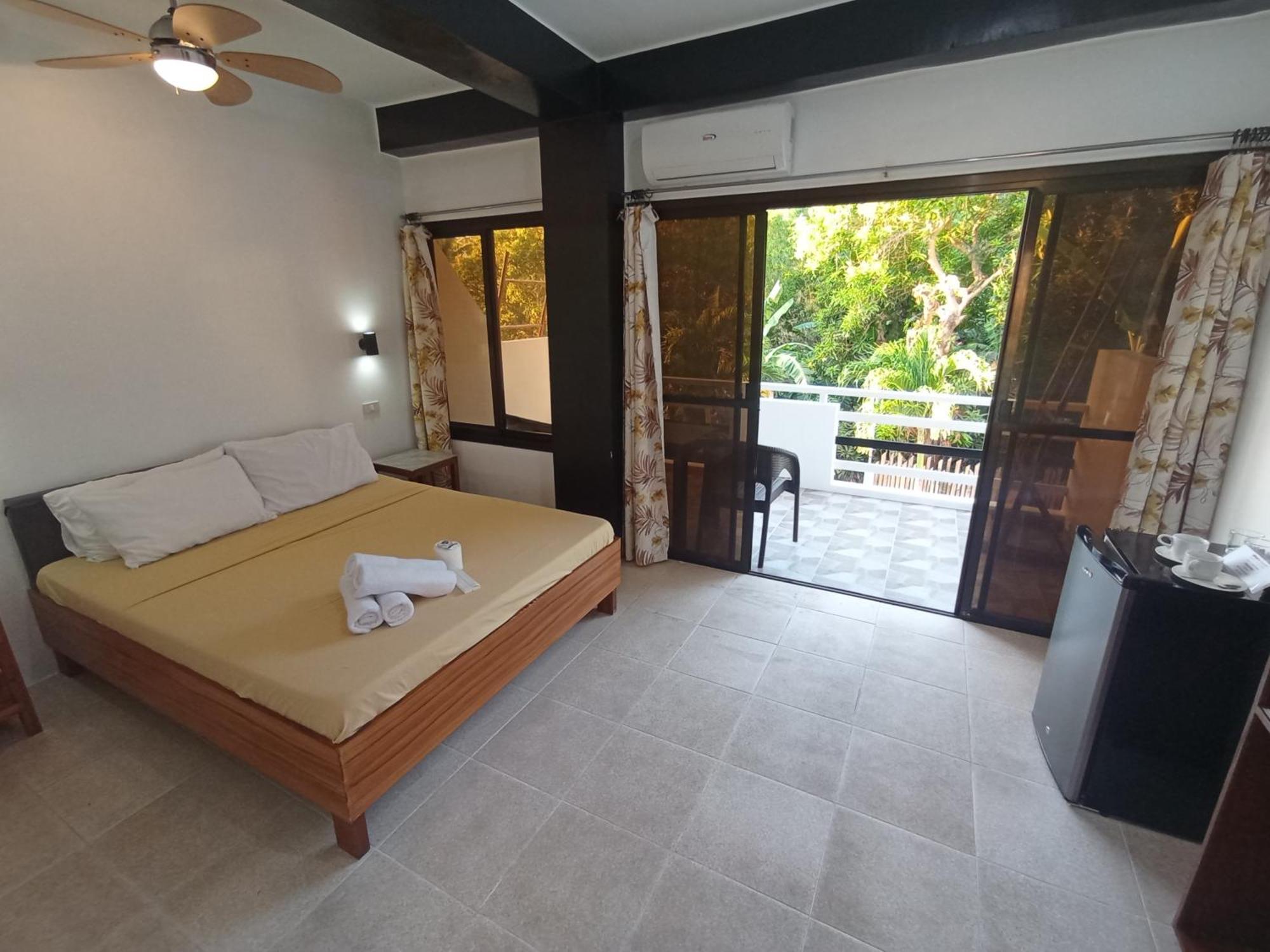 Jalyn'S Resort Sabang Puerto Galera Dış mekan fotoğraf